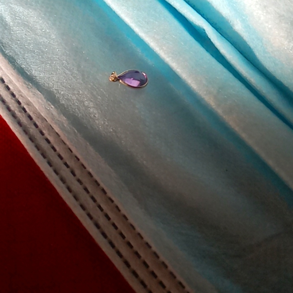 Nwot genuine 1 carat amethyst pendants at reasonable prices
